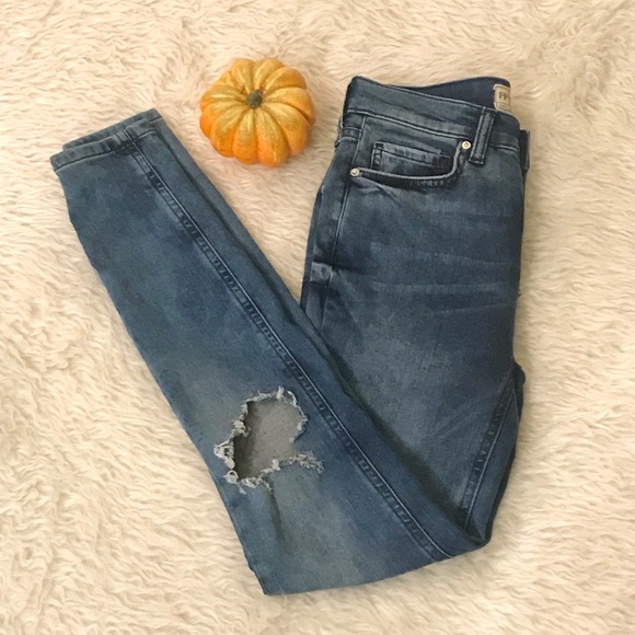 Free People High Rise Busted Skinny Jeans, NWT - Picture 2 of 6